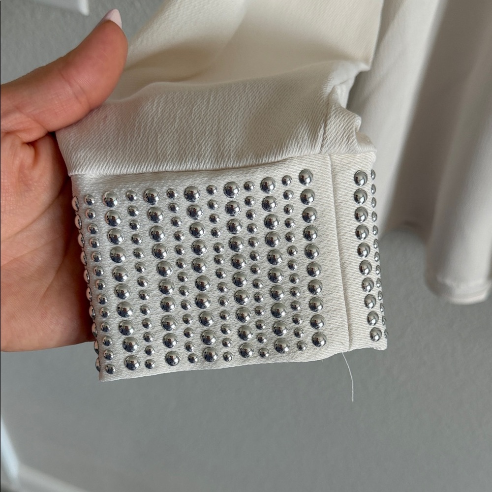 H&M Cream Long-Sleeve Blouse with Embellished Cuffs and Collar - Picture 3 of 6